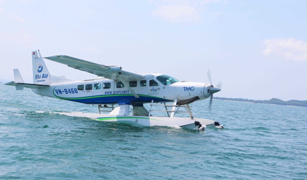 Maiden seaplane service linking Tuan Chau with Co To launched